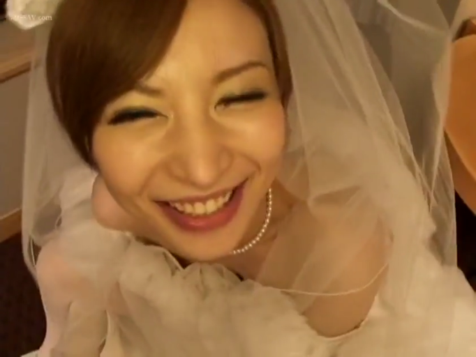 室内 · 顔部のクローズアップ · ウェディングドレス