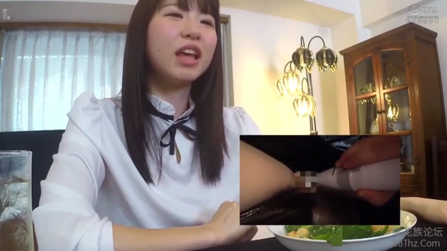 室内 · 白色衬衫