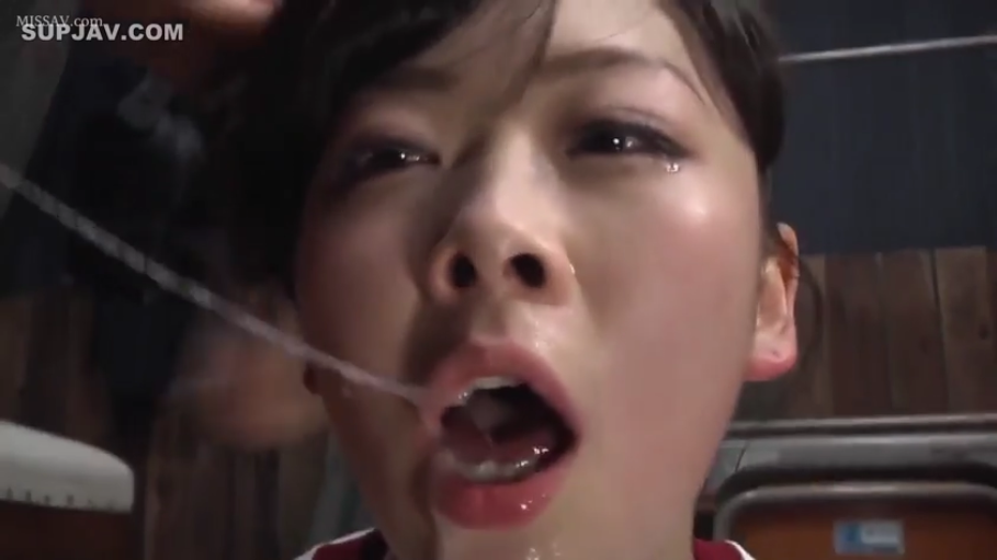 室内 · 脸部特写 · 迷离 · 仰头 · 体操服 · 唾液 · 牵丝