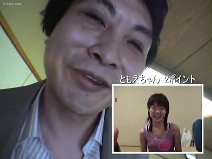 室内 · 交谈 · 脸部特写 · 日本 · 吊带背心 · 猥琐 · 正对镜头