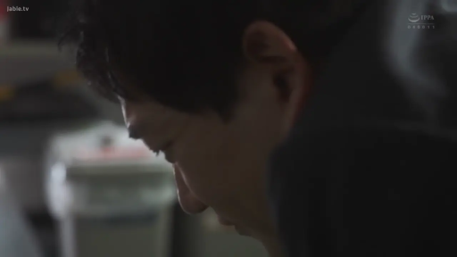 室内 · 瞑想 · 憂鬱 · 頭を下げる · 顔のクローズアップ · 男性 · 深色外套