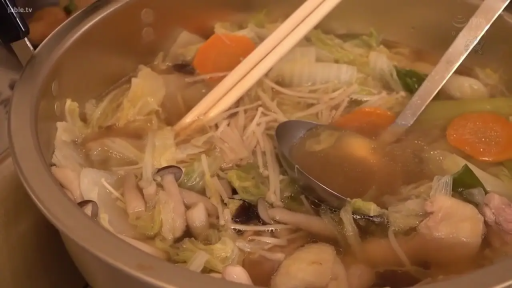 キッチン · 锅 · 盛汤 · 食物特写 · 日式火锅