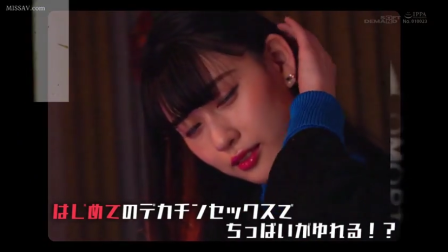 室内 · 面部 · 瞑想 · 特写 · 横に頭を傾ける · 蓝色毛衣 · 冷艳