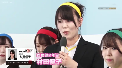 室内 · 站立 · 认真 · 近景 · スーツ · マイク · 发言