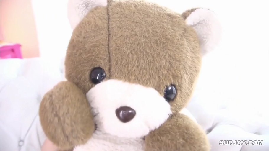 室内 · 全裸 · 指交 · 无码 · 阴部特写 · 开腿