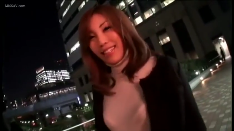 室内 · 脸部特写 · 全裸 · 迷离 · 成人内容 · 对视 · 正面