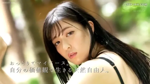 脸部特写 · 迷离 · 回眸 · 注视 · 户外 · 长发 · 黑色吊带