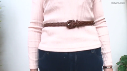 Indoor · Stand · Leg · 椅子 · 静止 · Local · 深蓝长裤