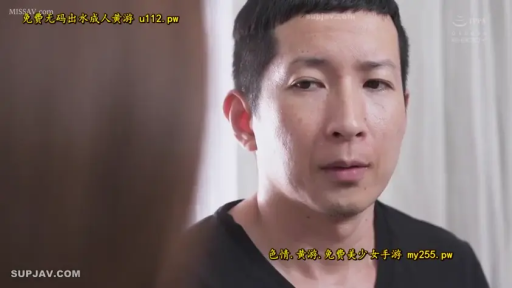 Indoor · Serious · Standing Posture · 面部特写 · Gaze · 黑色上衣 · 男性独照