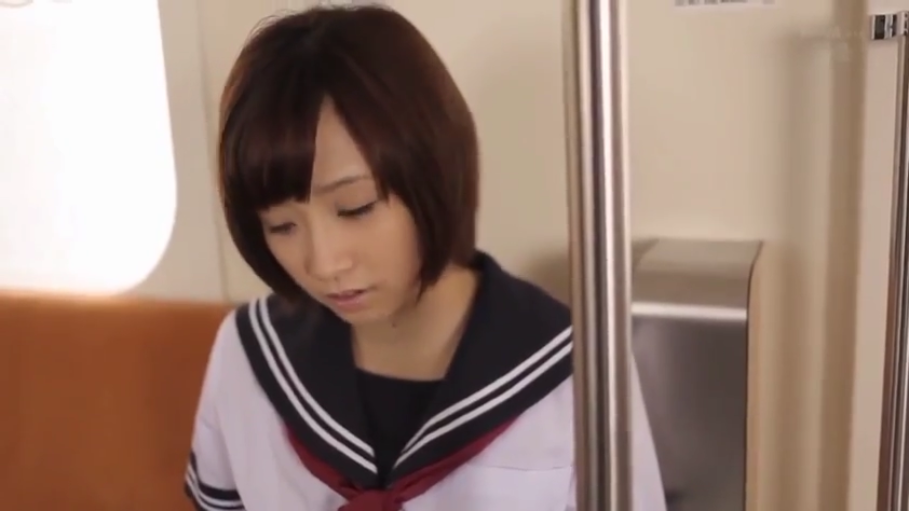 忧郁 · 站姿 · 半身 · 扶手 · 水手服 · 短发 · 电车