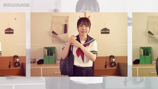 室内 · 站立 · 微笑 · 面对镜头 · 半身 · 水手服 · 亚洲女性 · 书包