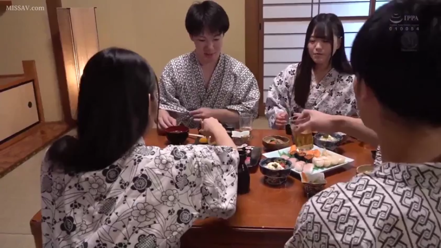 坐姿 · 和室 · 自然 · 多人 · 用餐 · 餐具 · 浴衣