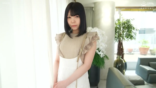 注视镜头 · 窗帘 · 温柔 · 半身像 · 正面站立 · 居家室内 · 黑直发 · 白色背带裙