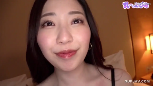 室内 · 专注 · 全裸 · 口交 · 跪姿 · 阴茎 · 双女 · 唇部特写