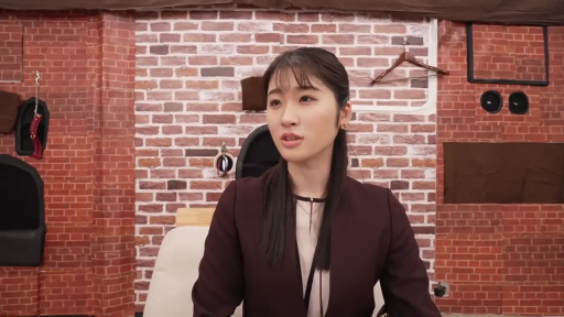 座り姿勢 · 真剣 · 半身 · ビジネススーツ · 谈话 · 影棚