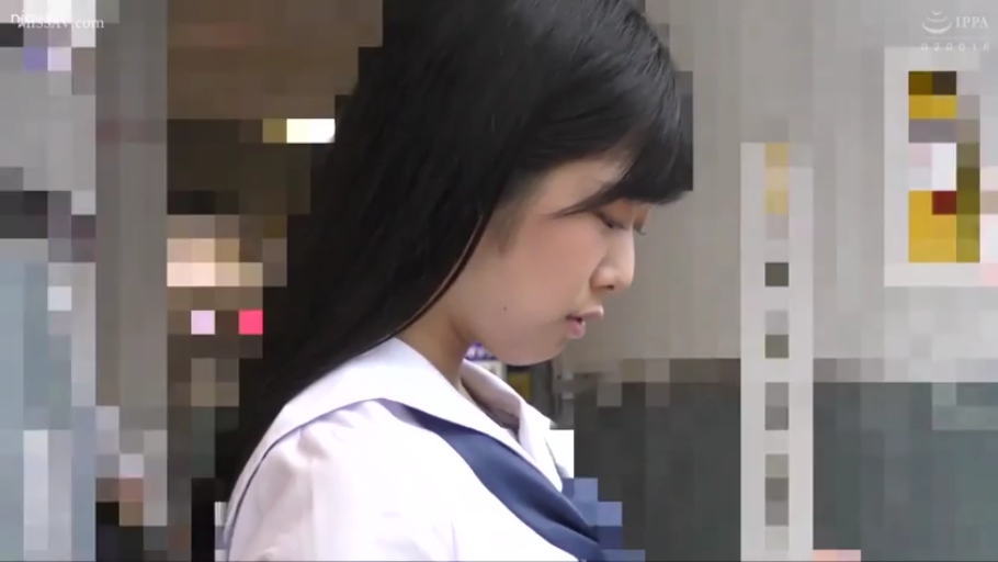 低头 · 站立 · 难过 · 水手服 · 痴汉 · 电车 · 侧面特写