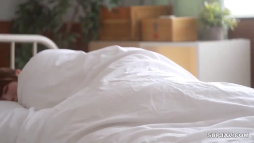 卧室 · 平静 · 盆栽 · 卧姿 · 被褥 · 睡眠 · 场景特写