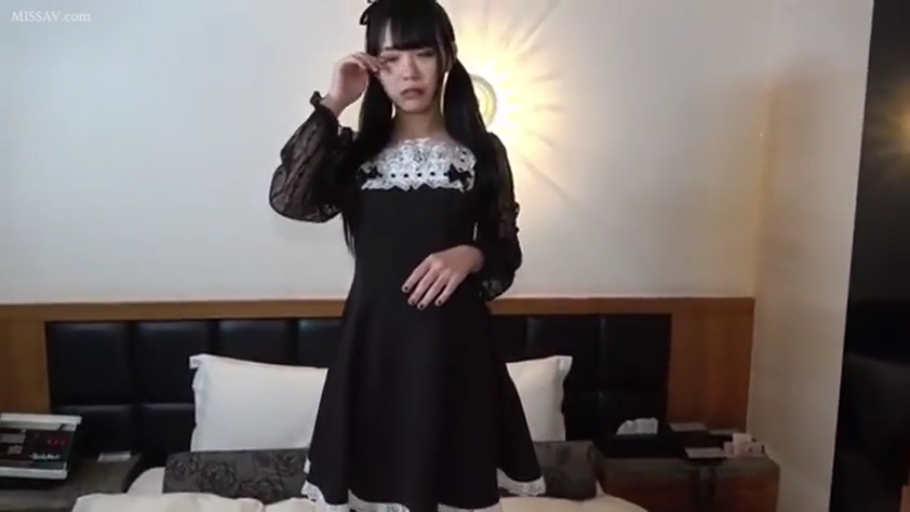 全身 · 寝室 · 站立 · ベッド · 双马尾 · 悲伤 · 擦眼泪 · 哥特风连衣裙