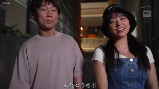 会話 · 站立 · 中景 · 微笑 · 户外街道 · カウボーイサロペット