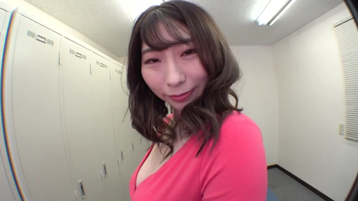 Smile · 面部特写 · POV视角 · Stare · 更衣室 · 储物柜 · Overlook · 粉色低胸上衣