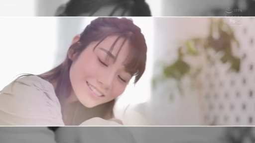 室内 · 面部特写 · 居家服 · 侧卧