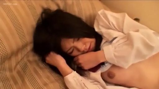 性行为 · Bedroom · pillow · 激情 · 躺姿 · 白色校服衬衫 · 迷离享受 · 面部与躯干特写