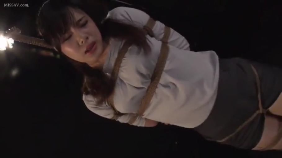 脸部 · 口交 · 马赛克 · 陶醉 · 仰卧 · 房间 · 绑带 · 休闲背心