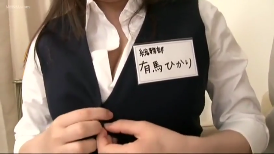 脸部特写 · 享受 · 枕头 · 床上 · 亲密 · 侧卧 · 亲吻脖子 · 条纹睡衣