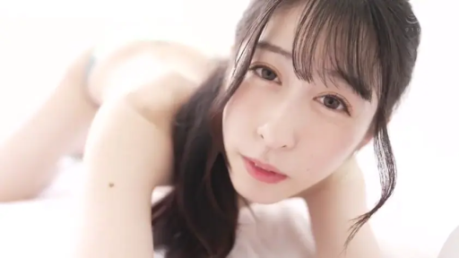 室内 · 面部 · 全裸 · 趴姿 · 特写 · 诱惑 · 对视 · 白床