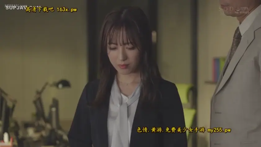 坐姿 · 交谈 · 中景 · 沙发 · 自然 · 客厅 · 多人 · 居家服