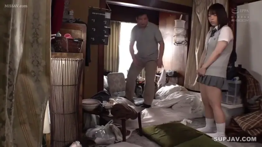 委屈 · 站立 · 女子校服 · 被褥 · 对峙 · 老少配 · 民宅卧室