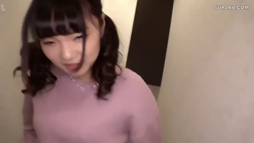 室内 · 严肃 · 脸部特写 · 注视 · 俯视姿势 · 男优特写 · 西装领带