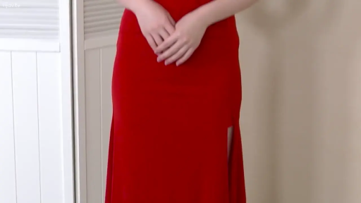 室內 · 站立 · 展示 · 中景 · 红色开叉长裙 · 性感内容