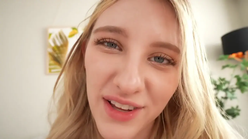 室内 · 脸部特写 · 正对镜头