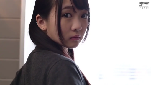 室内 · 舔乳 · 半裸 · 乳头 · 细节 · 张嘴 · 侧卧