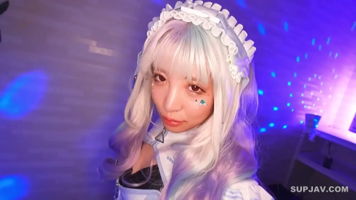 室內 · 臉部特寫 · 女僕裝