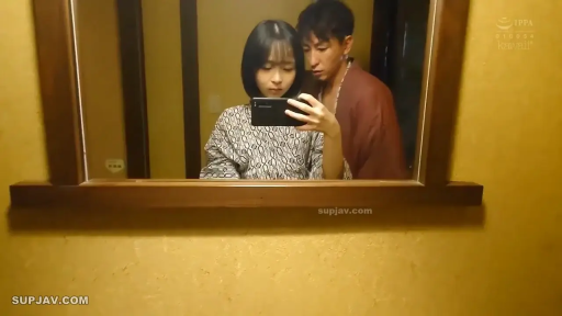 室内 · 站立 · 中景 · 自然 · 携帯電話 · アジア人 · 浴衣 · 对镜自拍