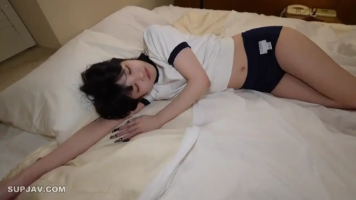室内 · 坐姿 · 胸部特写 · 揉捏乳房 · 巨乳 · 裸露