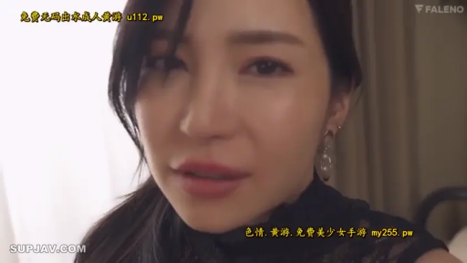 室內 · 脸部 · 迷離 · 耳環 · 注視 · 正面 · 蕾絲上衣 · 成熟