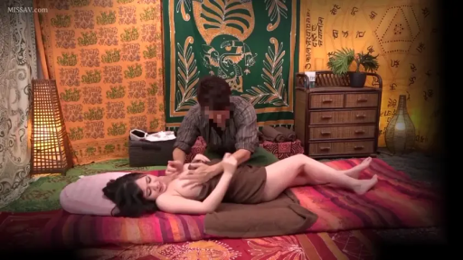 按摩室 · 陶醉 · 全景 · 仰臥 · 按摩垫 · 胸部按摩 · 围浴巾 · 泰式风格