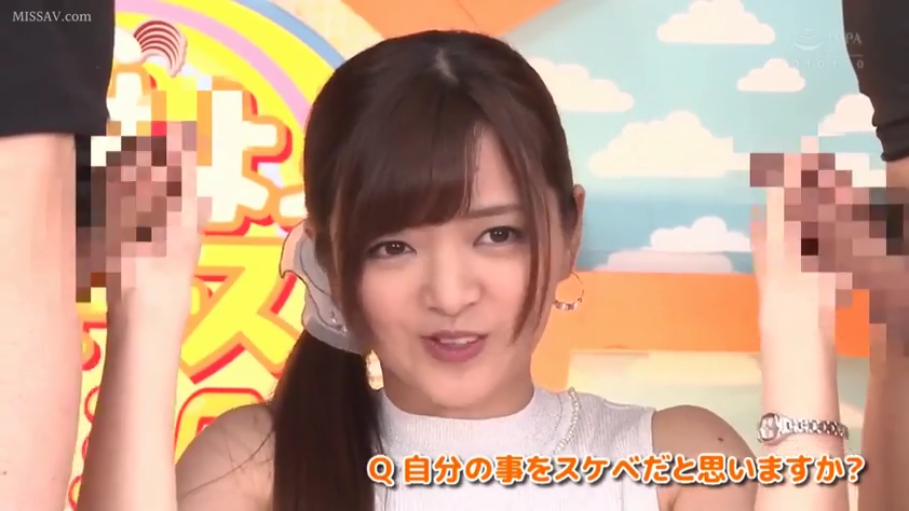 卧室 · 马赛克 · 微笑 · 花瓶 · 否 · 三人性行为 · 格裙 · 平躺