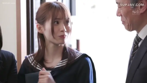 中景 · 面对面站立 · 制服诱惑 · 信封 · 室内办公室 · 水手服西装 · 交谈递信 · 羞涩期待