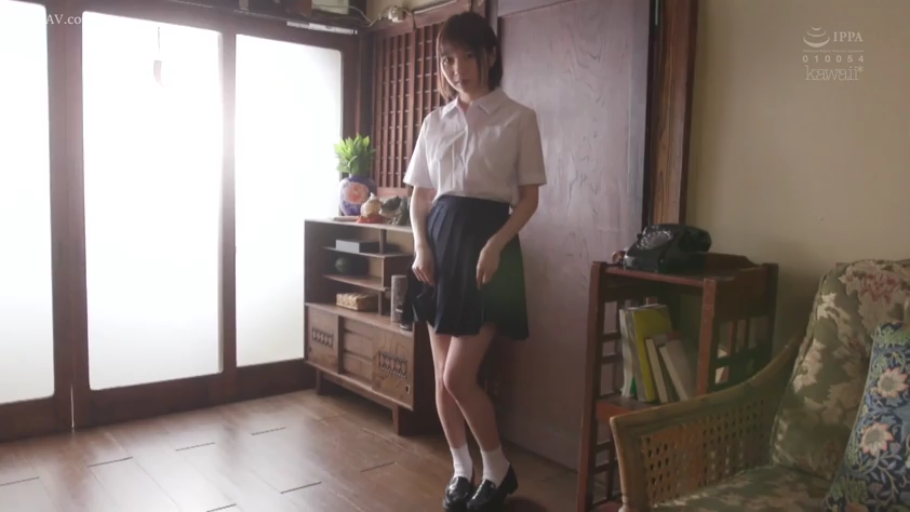 全身 · 站立 · 面对镜头 · JK制服 · 平淡 · 自然光 · 日式室内 · 复古电话