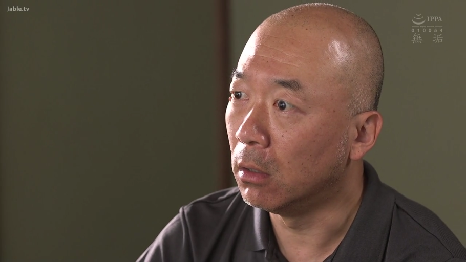 室内 · 脸部特写 · Polo衫