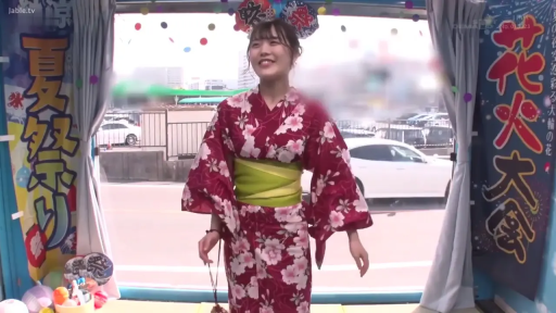 室内 · 站立 · 展示 · 中景 · 微笑 · 日系 · 浴衣 · 祭典装饰