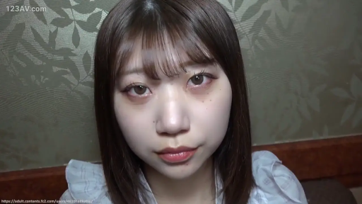 Indoor · Sitting Posture · Melancholy · Face · shirt · Gaze · 背景墙