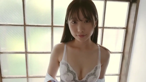 室内 · 低头 · 口交 · 张口 · 面部特写 · 浅蓝色上衣 · 男根马赛克