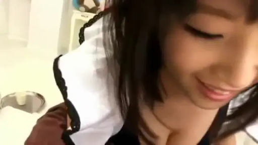 室内 · 俯身 · 脸部特写 · 巨乳 · 女仆装 · 挑逗 · 托盘 · 媚笑