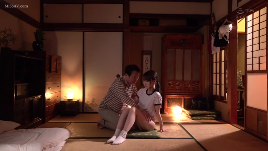 坐姿 · 和室 · 全景 · 体操服