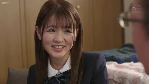 Sitting Posture · 吃蛋糕 · Medium shot · 长袖衫 · Bedroom · Subtitles · Smile · 玩具熊